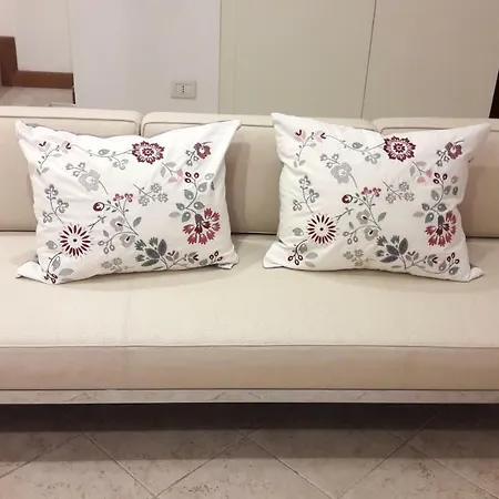 Апартаменты Mini Chic Downtown Болонья